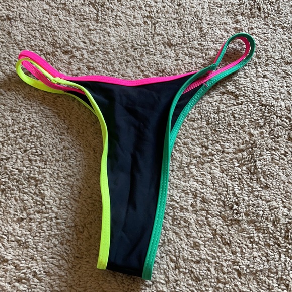 ATLAS Bikini - Picture 5 of 7